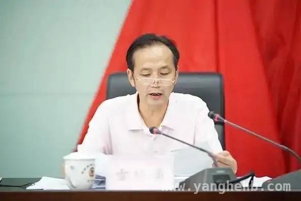 雷纯勇：从纪检干部到腐败典型的堕落之路 “退而不休”的雷纯勇，终因贪腐被公诉！