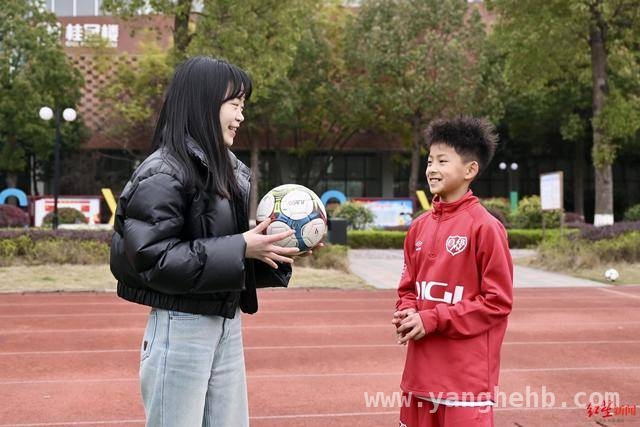 西甲“黑马”青训迎中国少年，张涵生林子凡有望改写足球历史，成都两小将叩开西甲青训大门，未来闪耀世界杯可期？