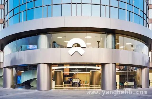销量不振、亏损千亿，蔚来变革之路艰难，蔚来汽车困境重重，变革能否自救？