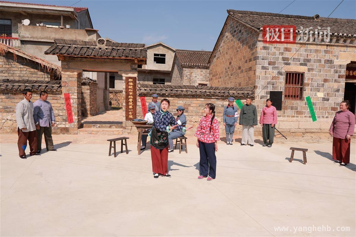 红色情景剧〈铁血红医情〉首演，熊家咀村红色旅游添新彩