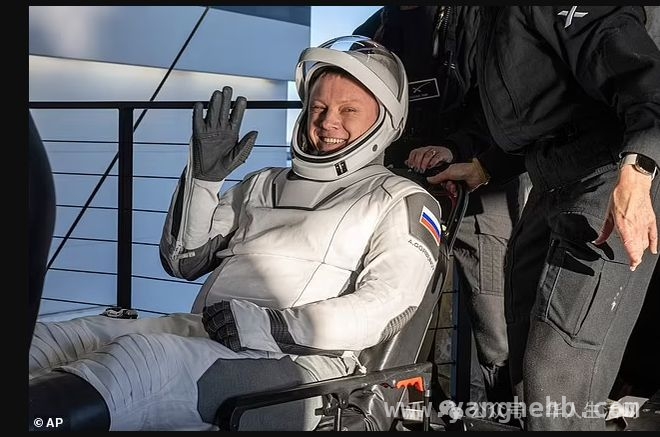 太空滞留九个月，美宇航员成功回归背后故事多 九个月太空漂泊！美国受困宇航员终返地球