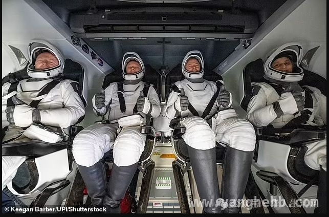 太空滞留九个月，美宇航员成功回归背后故事多 九个月太空漂泊！美国受困宇航员终返地球