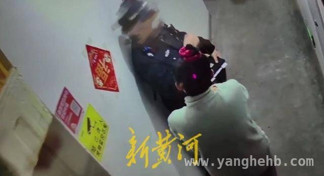 韵达快递拒绝送货上门引纠纷，快递员上门施压后续如何？