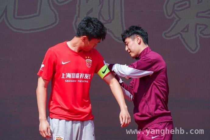 新赛季中乙将至，武磊助力海港B队启航，海港B队新赛季出征，武磊温情寄语队员