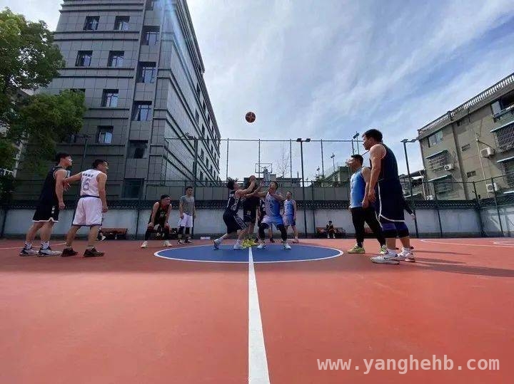 冰雪运动场地 20 年飞跃，我国体育场地建设硕果累累，从稀缺到充足：20 年见证我国体育场地大变迁