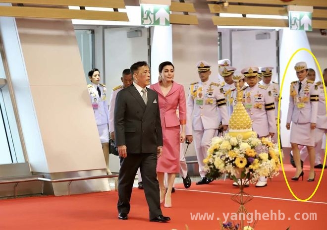 泰国素万那普机场新动态：泰王出席，苏提达、佩通坦各有故事，泰国机场启用仪式大揭秘：苏提达魅力尽显，佩通坦危机四伏