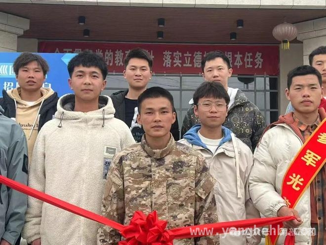 从列兵到二级上士，刘禄兴的军营逆袭之路！，一年列兵“跳级”升二级上士，刘禄兴的军营传奇！