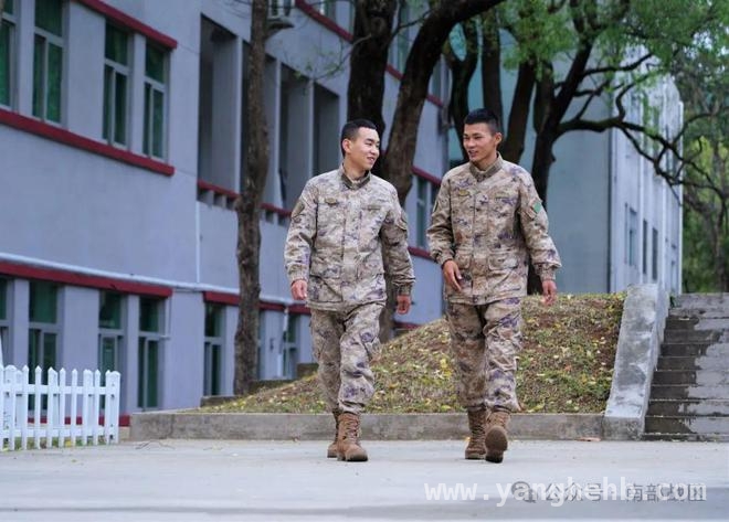 从列兵到二级上士，刘禄兴的军营逆袭之路！，一年列兵“跳级”升二级上士，刘禄兴的军营传奇！
