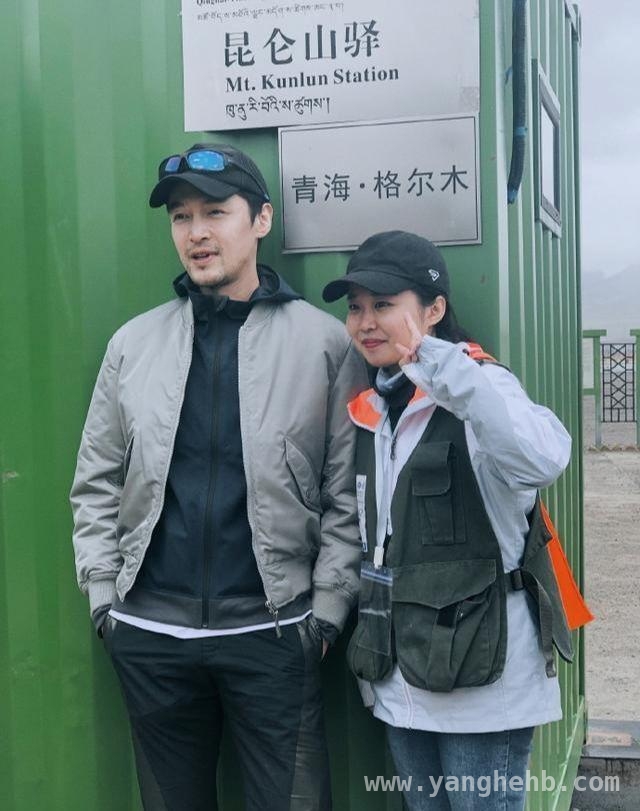 薛佳凝与胡歌：爱情遗憾后，各自走向心灵归宿，从荧幕英雄到公益先锋，胡歌的华丽转身