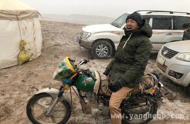薛佳凝与胡歌：爱情遗憾后，各自走向心灵归宿，从荧幕英雄到公益先锋，胡歌的华丽转身