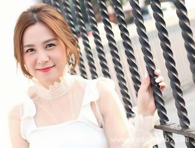 TVB前女星梁茵：为事业尝尽艰辛，终迎事业曙光，从“交际花”传闻到演艺新生，梁茵的坎坷与重生