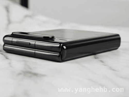华为Pura X：16:10阔型屏与1:1外屏的独特碰撞，探秘华为Pura X：小尺寸折叠屏的全能选手