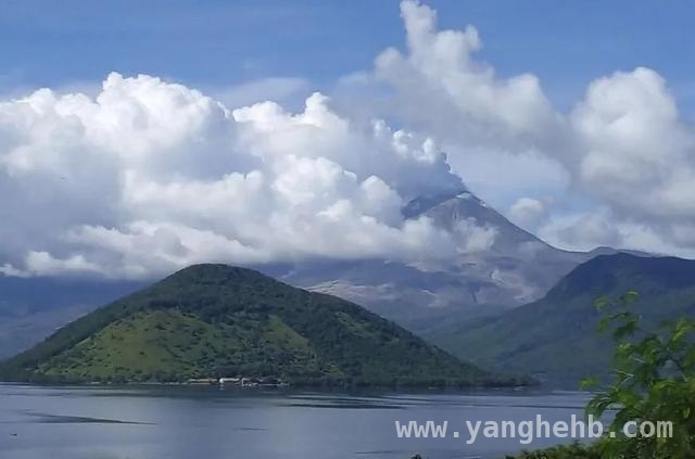 1. 印尼勒沃托比火山再喷发，航空受阻居民撤离！，2. 紧急！印尼东弗洛勒斯县火山喷发，领区领馆发布提醒