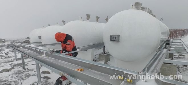 中国“绿色科考”：南极秦岭站清洁能源系统的奇迹之路，跨越极限：南极科考人员打造秦岭站清洁能源系统