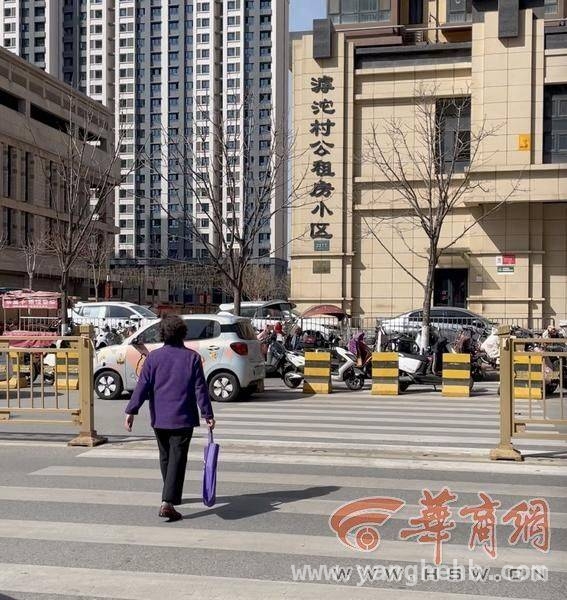 领免费鸡蛋惹大祸！西安老人银行卡冻结还被起诉 免费鸡蛋成“烫手山芋”，七旬老太深陷侵权纠纷