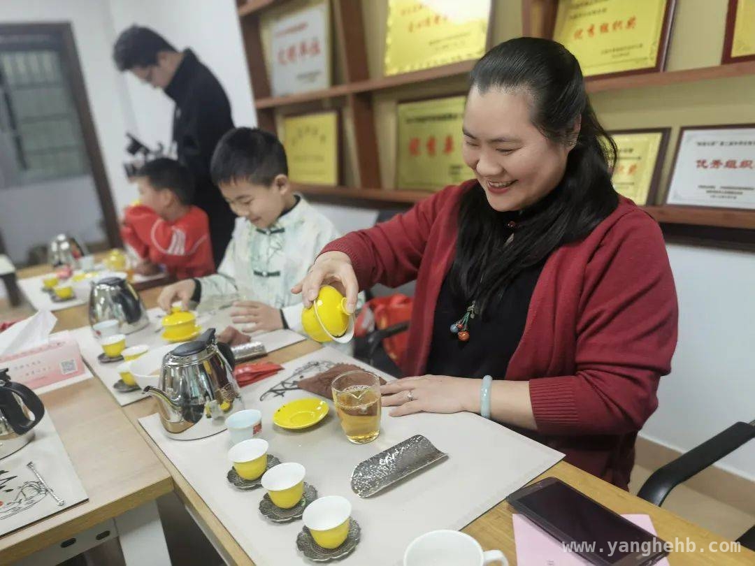 茶香袅袅，乐昌亲子活动续写家风新篇 在茶香里感受亲情，乐昌亲子茶艺传承家风