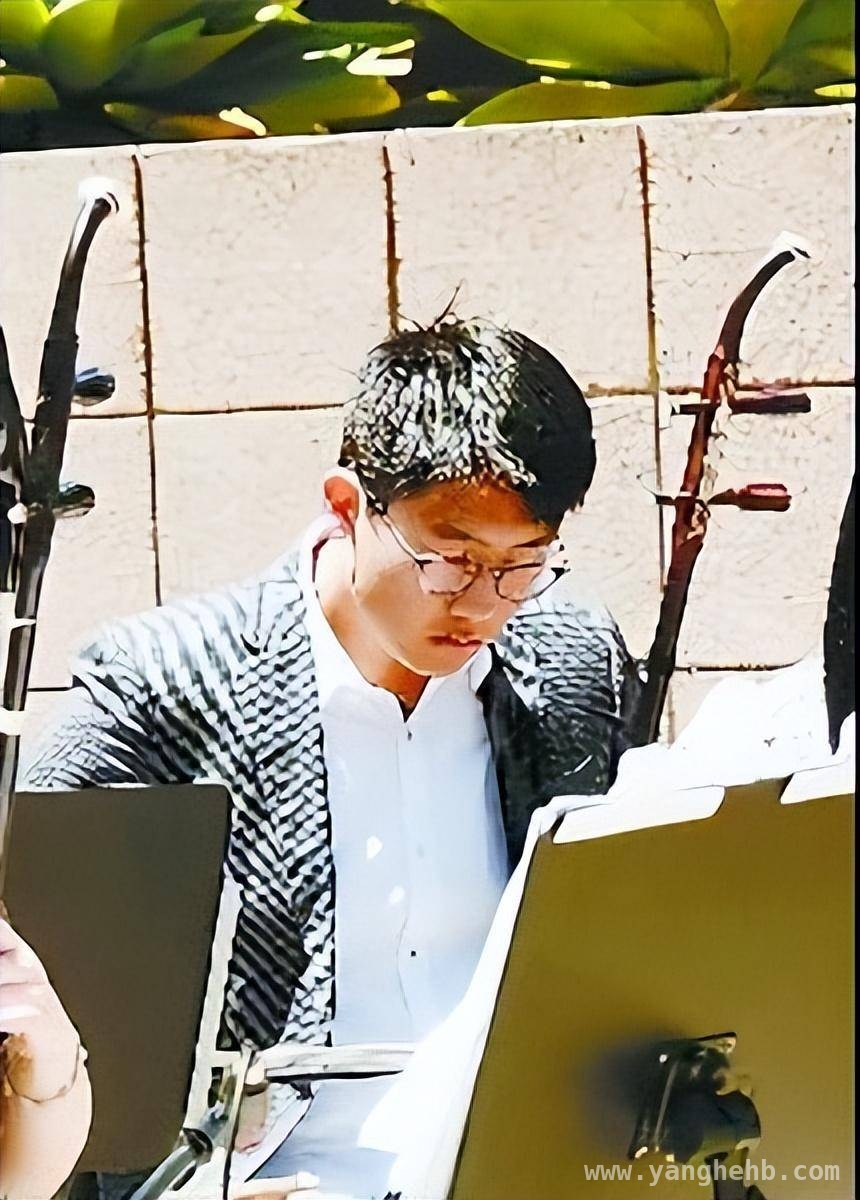 唢呐带飞，传统乐器在世界舞台奏响共鸣强音，传统乐器逆袭：古风音乐人打破界限焕新东方音律
