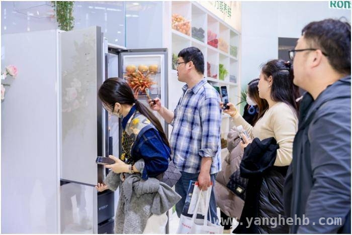 容声冰箱AWE2025大放异彩，重新定义食材存储新标准，AWE2025：容声冰箱携黑科技登场，守护家庭健康