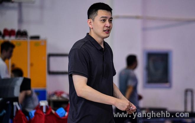 辽宁上海狭路相逢，CBA常规赛谁能巩固积分排名？