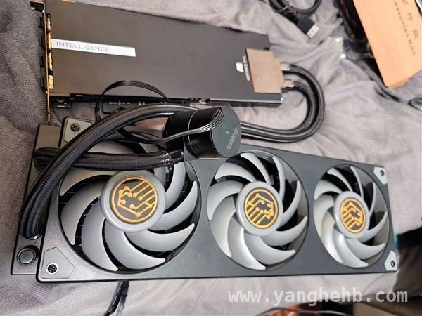 惊！RTX 4090改造革命，显存翻倍引关注，RTX 4090显存翻倍，开启显卡新时代！