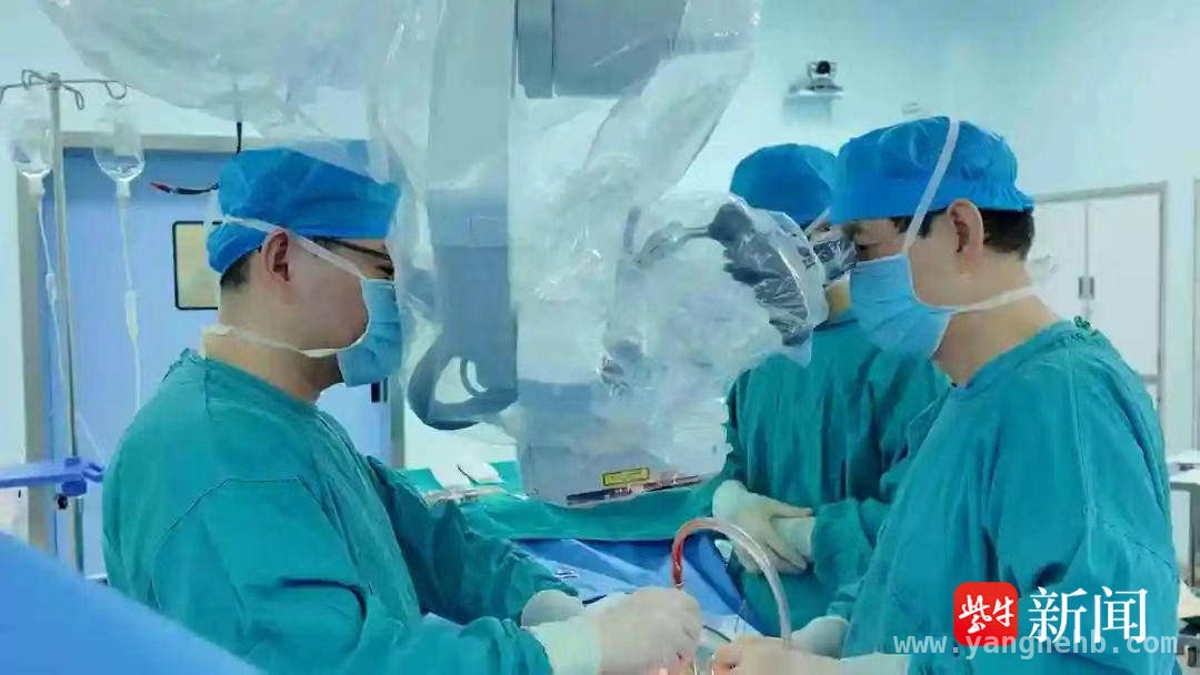 22岁大学生久坐患病，腰椎间盘突出不再是老人“专利”，大学生久坐打游戏患腰突，专家呼吁守护腰椎健康