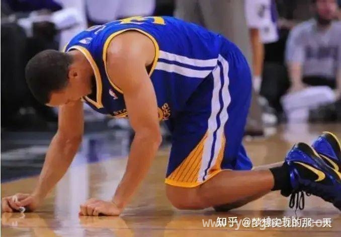 库里：打破“最弱脚踝”魔咒，成就三分传奇