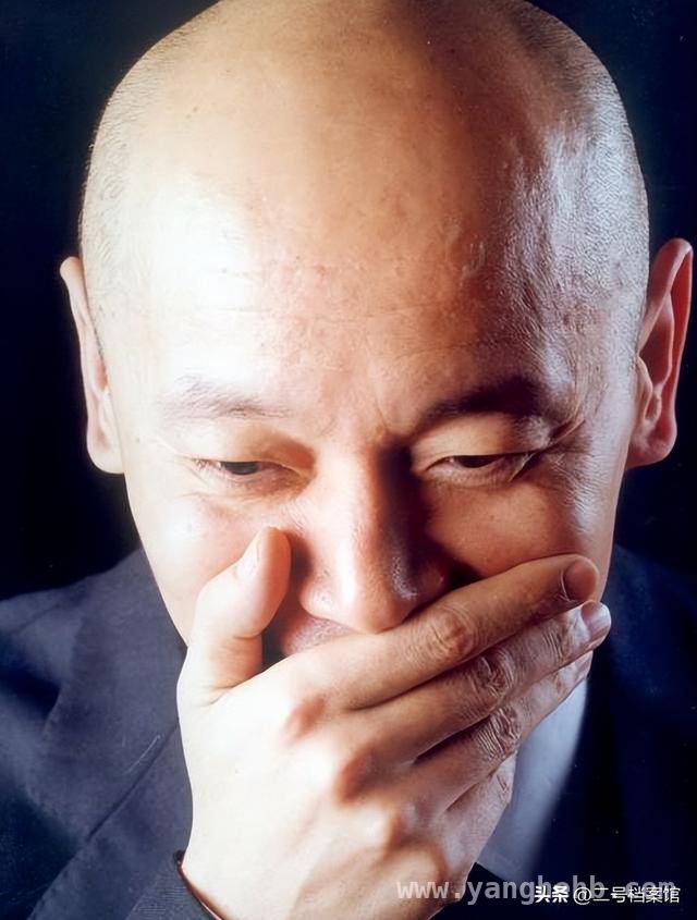 从养猪小伙到影帝：葛优的传奇演艺人生，葛优：从拒绝表演到姜文“情书”相邀的逆袭之路