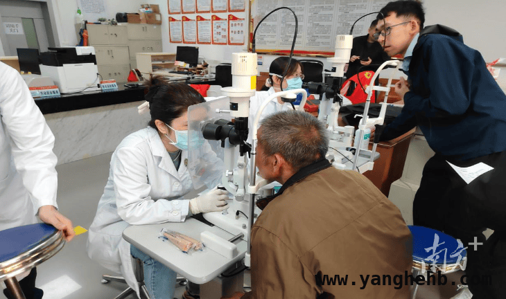 3月22日，云浮“聚光成塔”义诊，为农村群众眼部健康保驾护航，“聚光成塔”活动在云浮开展，优质医疗资源下沉农村暖人心