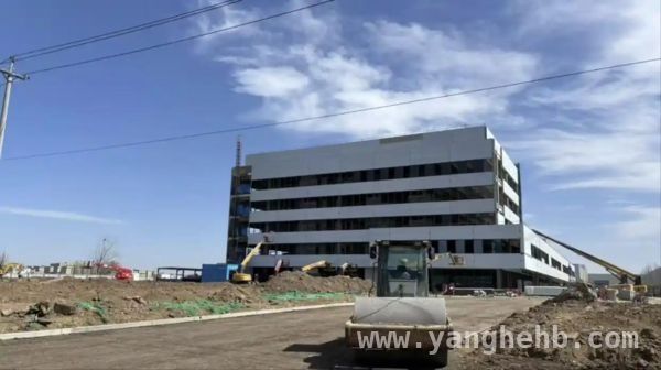 雷军调高交付目标，小米汽车产能信心足 9月产能或达5万，小米汽车加速前行