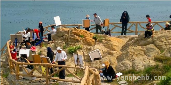 走进威海“中国油画小镇”：感受艺术与山海的魅力