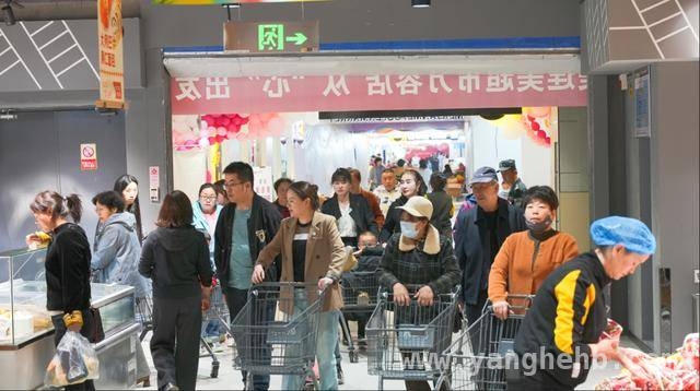 学习胖东来，美连美超市万容店调改营业，员工福利大升级，美连美万容店3月20日重启，借鉴胖东来打造品质超市