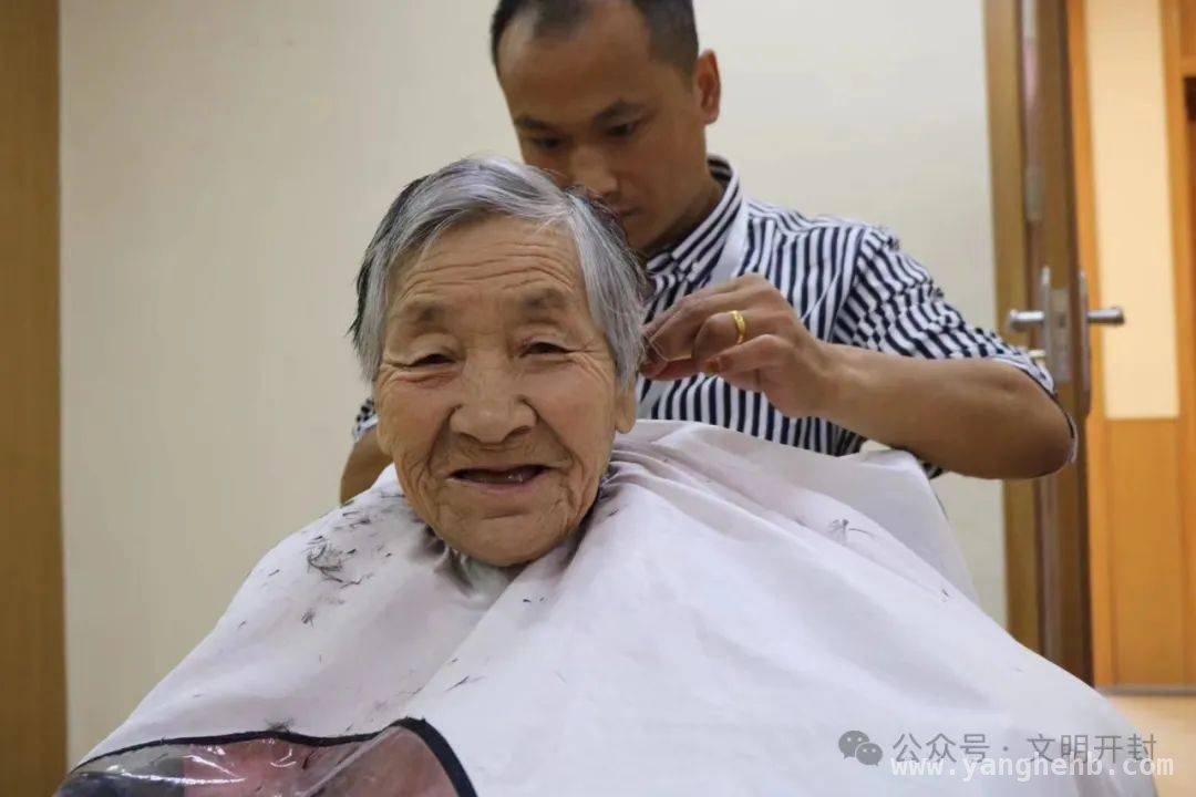 25年义剪，贾战胜用爱温暖老人晚年时光 贾战胜：25年免费“义剪”，书写凡人的大爱篇章