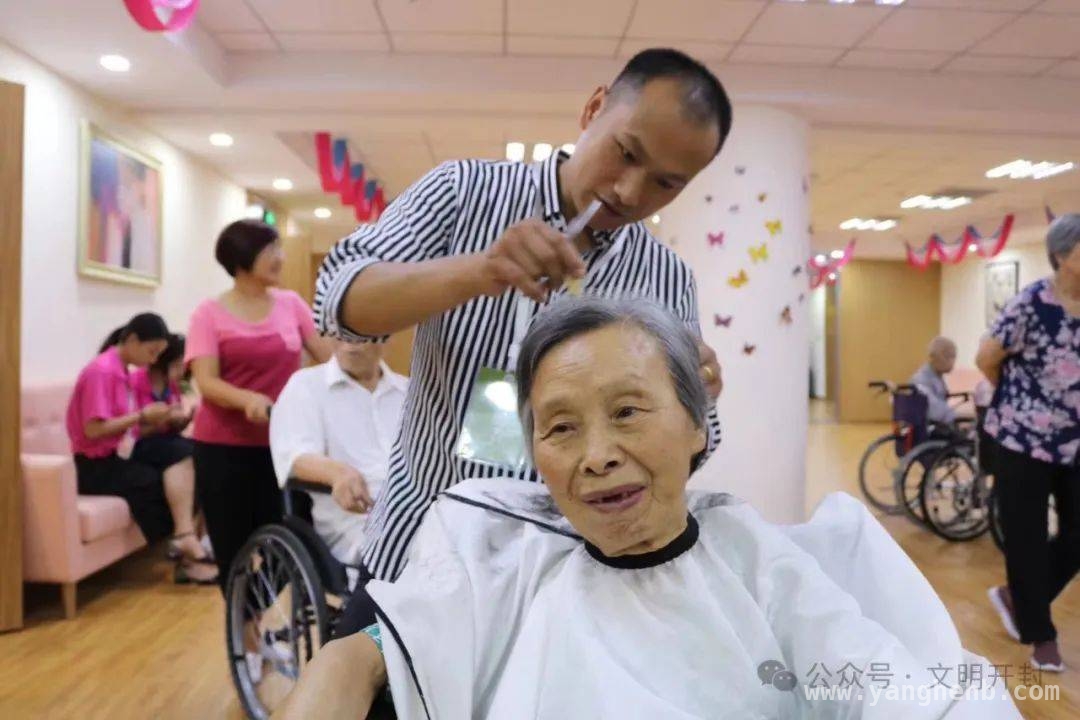 25年义剪，贾战胜用爱温暖老人晚年时光 贾战胜：25年免费“义剪”，书写凡人的大爱篇章