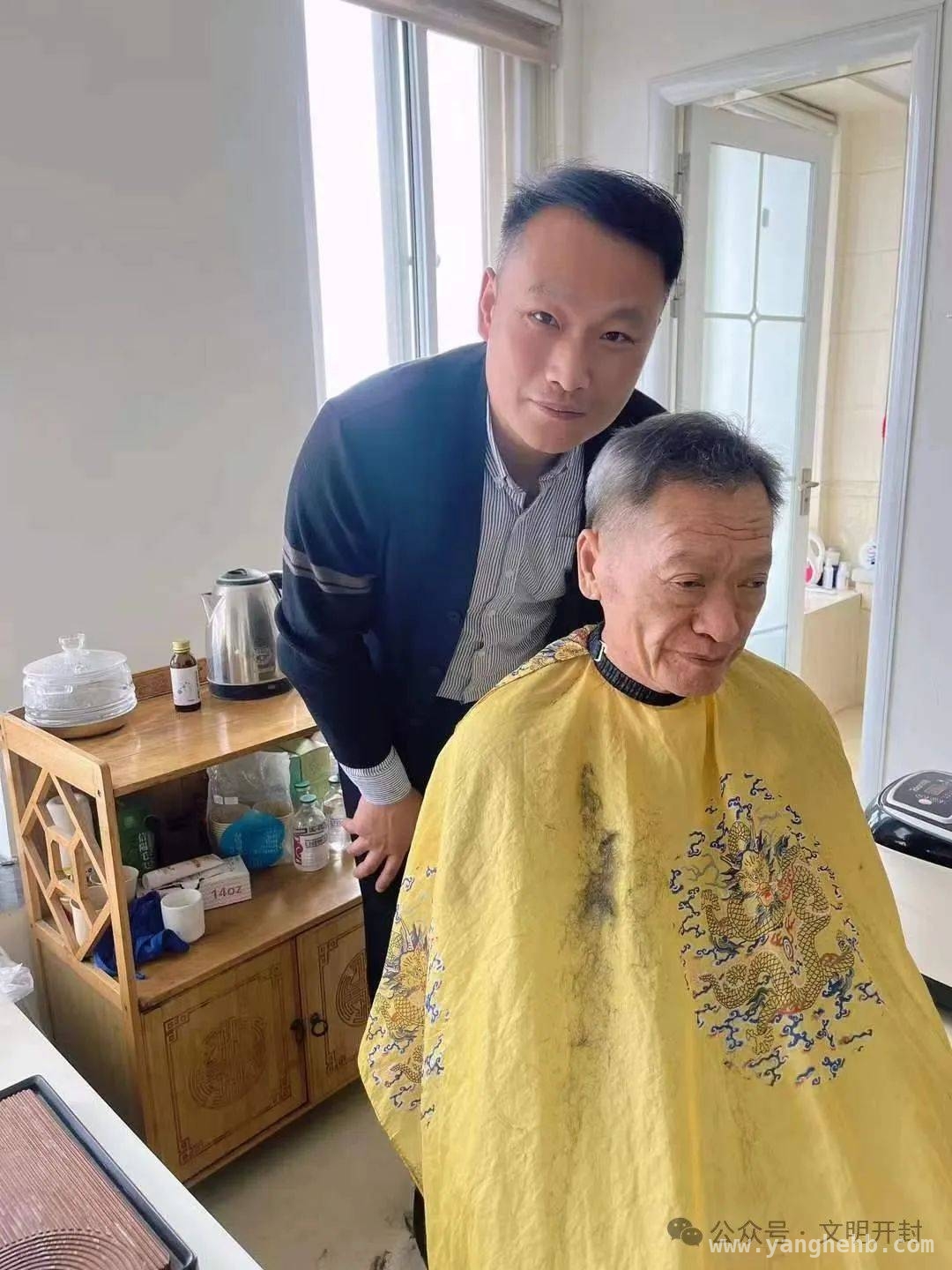 25年义剪，贾战胜用爱温暖老人晚年时光 贾战胜：25年免费“义剪”，书写凡人的大爱篇章