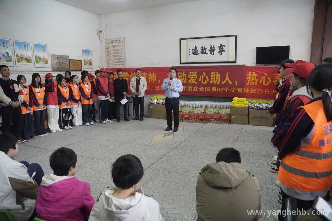 玉林学子掀起学雷锋热潮，志愿服务遍地开花，学雷锋月，玉林学校团组织引领青少年志愿服务新风尚