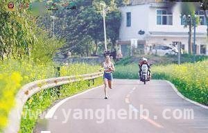 警马赛场，昆明公安民警展现拼搏风采，姚海燕：从亚军到冠军，昆明女警的逆袭之路