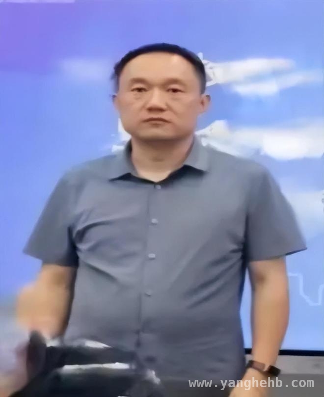 河南安阳殷都区敦促原财政局局长等三人投案自首，悬赏抓逃！安阳殷都区敦促路庆峰等投案自首