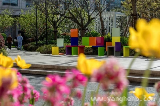 善爱共生！瑞金医院公益艺术展点亮希望之光，瑞金医院公益艺术展：艺术疗愈生命之美