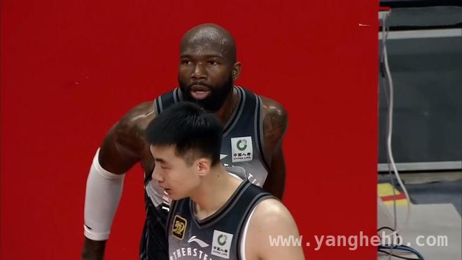 广东男篮逆转吉林，争4之路再现生机！，广东与吉林之战：外援闪耀，争4曙光初现！