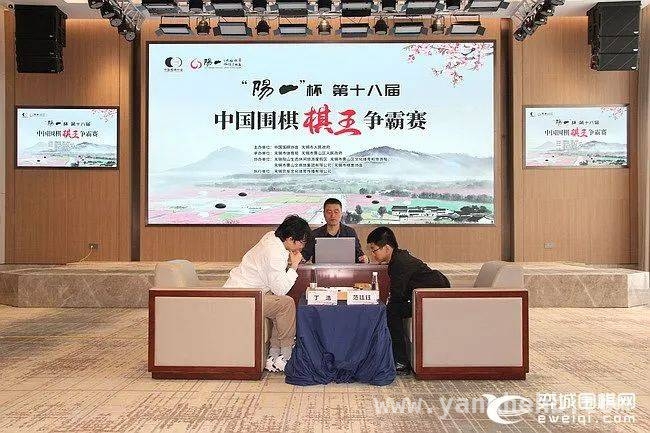 围棋对决：丁浩逆袭范廷钰，终登冠军宝座，丁浩险胜范廷钰，勇夺围棋冠军！