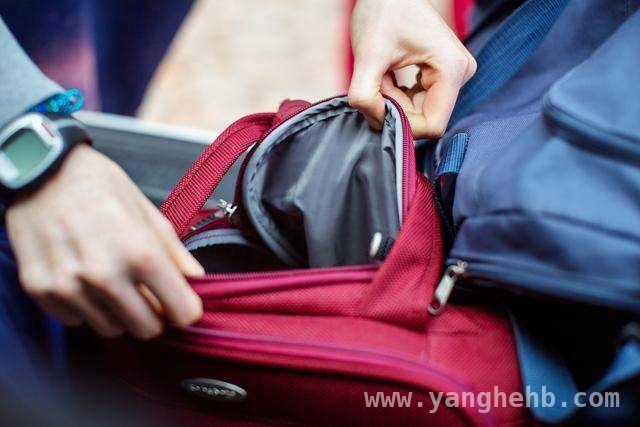 校园“搜身”：以安全之名的教育暴力 校园搜身：侵犯权益的暴力教育何时能止？