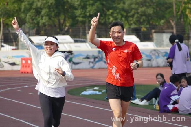 春日校园马拉松：南开大三中开启教育新征程 重庆南开大学城第三中学马拉松：用奔跑丈量教育温度