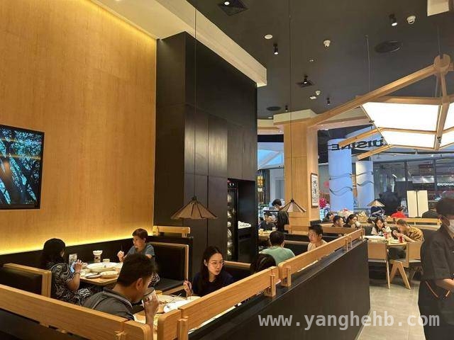 当“酸菜鱼”邂逅“香茅”：太二酸菜鱼的东南亚文化融合之旅