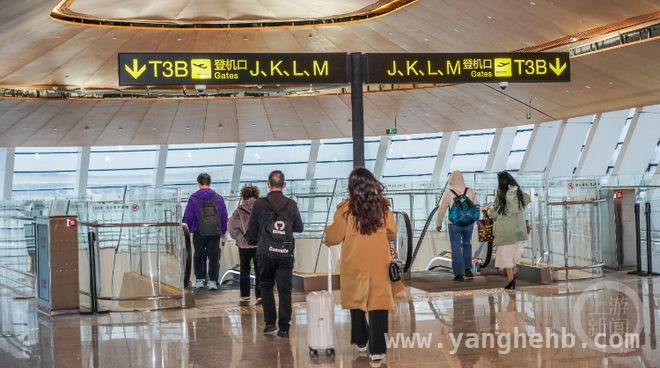 重庆江北国际机场T3B航站楼试运行，开启新出行篇章