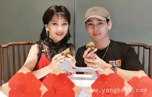 赵雅芝马拉松引发争议，是励志还是制造焦虑？