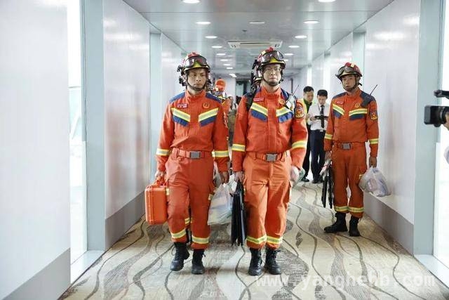 37人云南救援医疗队携物资抵达缅甸震区，云南救援医疗队抵缅，助力缅甸抗震救灾