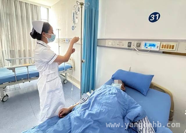 突破重重难关：益阳市中心医院跨血型肾移植手术圆满成功 益阳市中心医院完成复杂肾移植，缓解供肾短缺难题