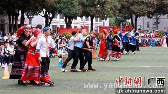 建政街道人大代表走进校园，“三月三”里法治民俗共传承 南宁青秀区建政街道：人大代表牵线，法治民俗校园共传薪