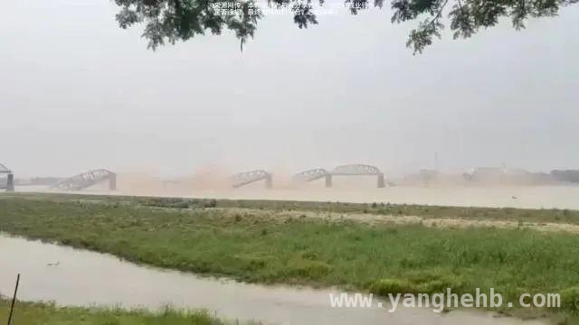 地震后缅甸乱象丛生，中缅通道推进再遇变数，缅甸地震危机：或致局势失控，中缅通道何去何从？