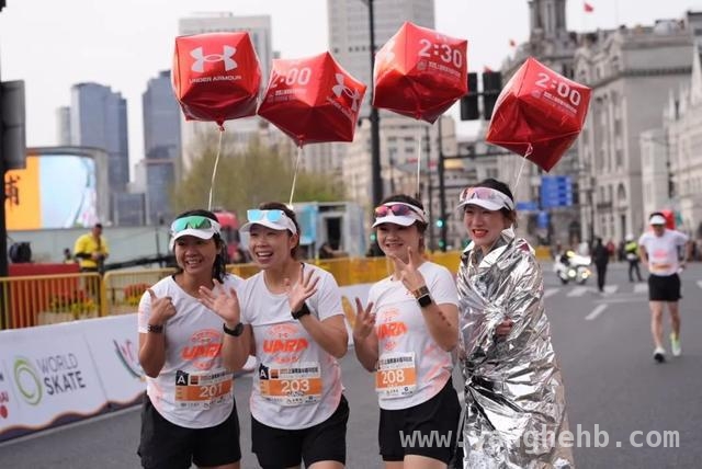 万名选手齐聚，2025上海黄浦轮滑与马拉松赛燃情开启，2025上海黄浦双赛事鸣枪，选手穿梭城市风景线